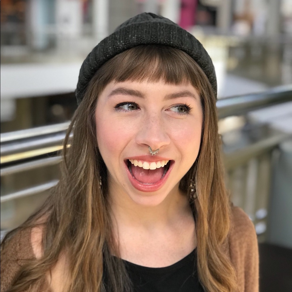 Meet your Posher, Caycegale